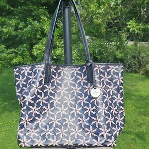 Kate Spade Broome Street Navy And Neutral High Heel Pinwheel Tote